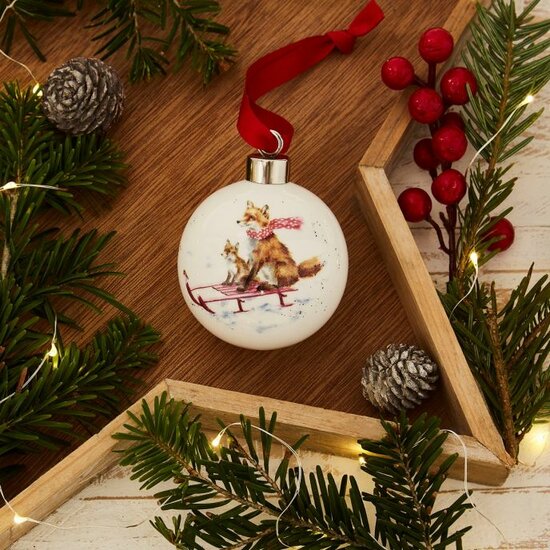 Kerstbal_Sleigh_Ride_Hannah_Dale_Wrendale_Designs